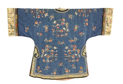 Lot 442 - A Chinese embroidered robe