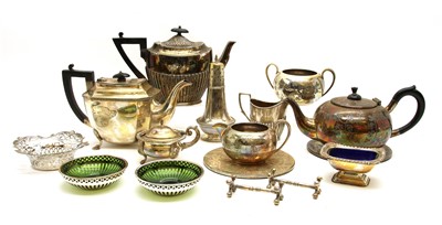 Lot 261A - A mixed lot of electroplated items