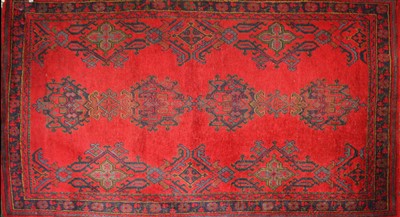 Lot 493 - A hand knotted Turkish carpet