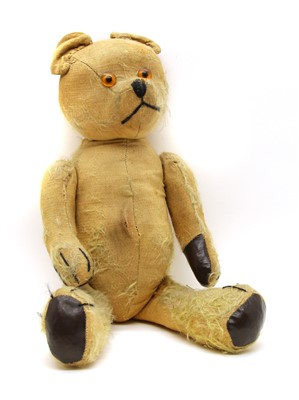 Lot 541 - An early 20th century teddy bear
