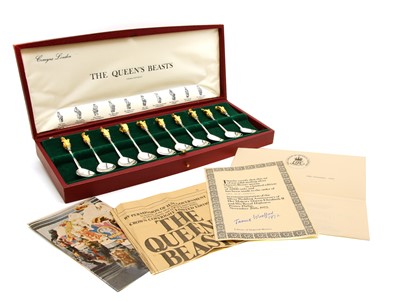 Lot 410 - The Queen's Beasts limited edition set of ten silver spoons