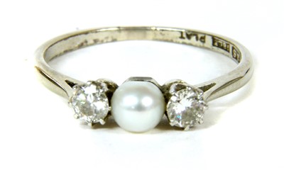 Lot 319 - A white gold three stone cultured pearl and diamond ring