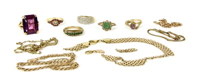 Lot 38 - A quantity of 9ct gold jewellery