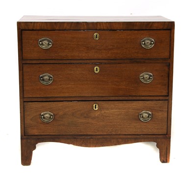 Lot 697 - A Regency mahogany caddy top chest of three graduated drawers