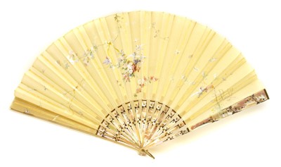 Lot 381 - A large early 20th century mother of pearl fan