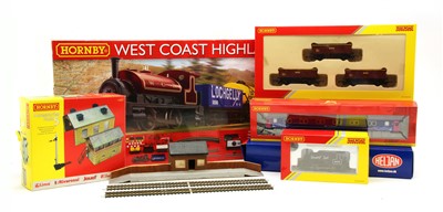 Lot 328 - A collection of Hornby OO gauge