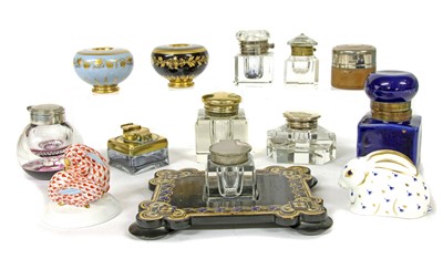 Lot 215 - A collection of inkwells
