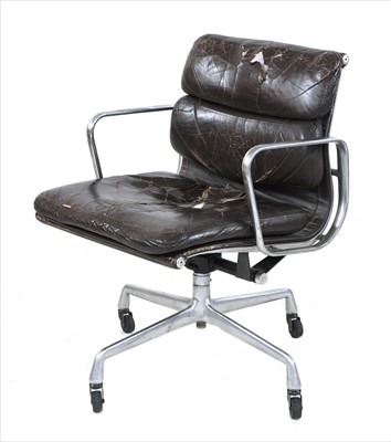 Lot 699 - An Eames 'EA217' pad-back office chair