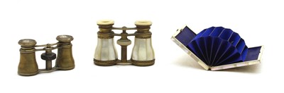 Lot 117 - A pair of French mother of pearl and gilt metal opera glasses