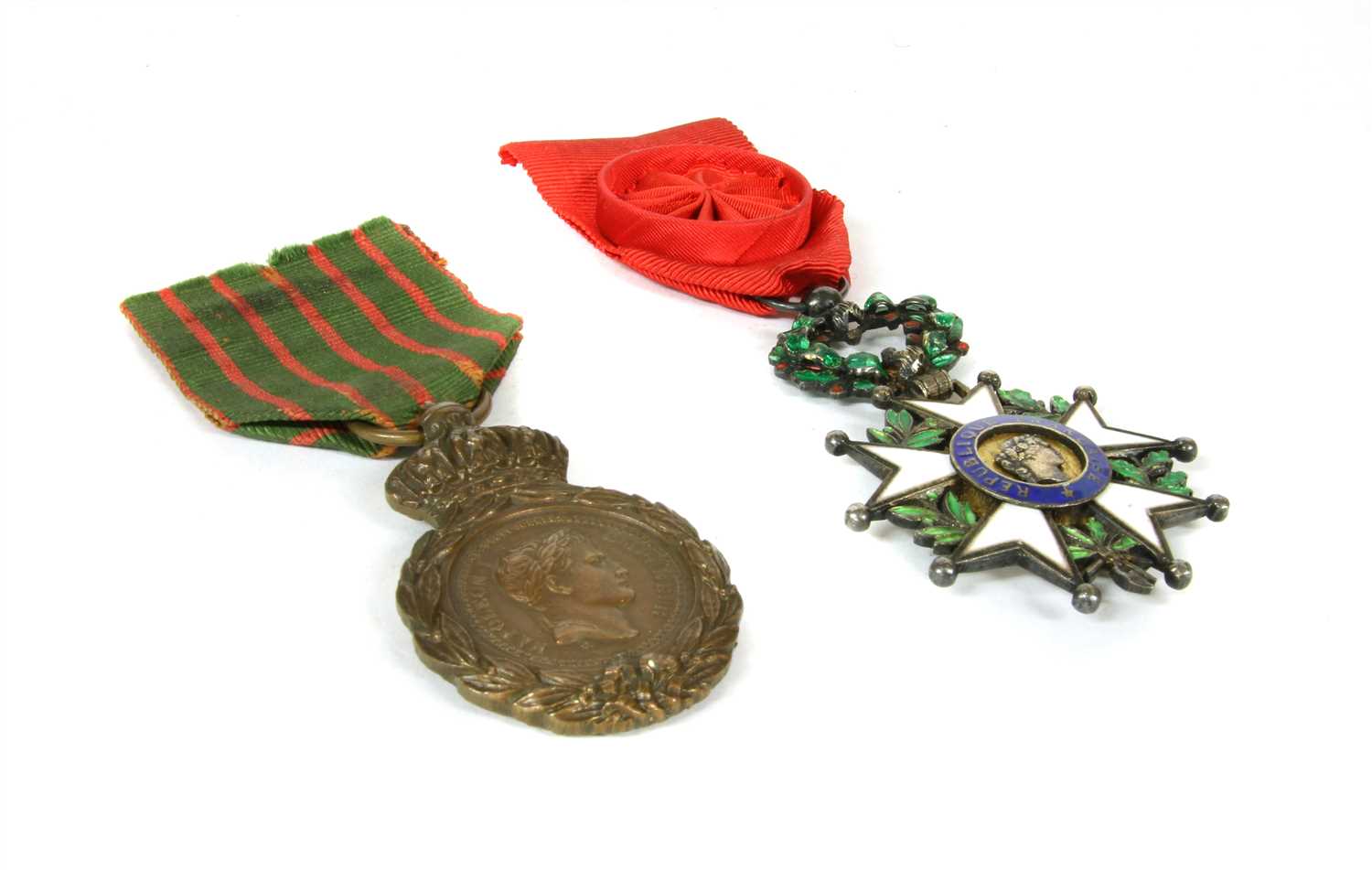 Lot 101 - A French Legion of Honour enamel medal