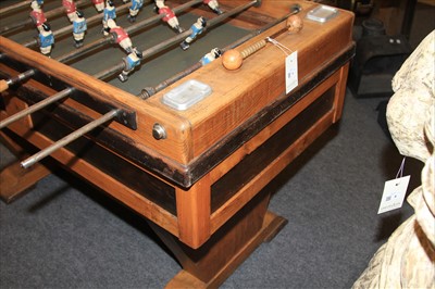 Lot 18 - FOOTBALL GAME TABLE