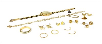 Lot 20 - A quantity of gold jewellery