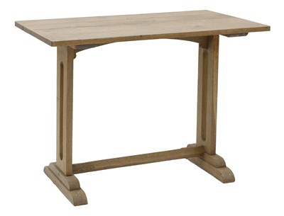 Lot 638 - An Arts & Crafts oak side table