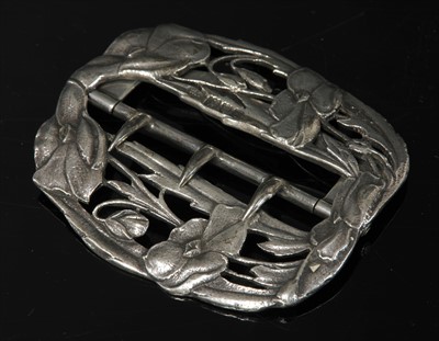 Lot 97 - An Art Nouveau sterling silver belt buckle by William Comyns