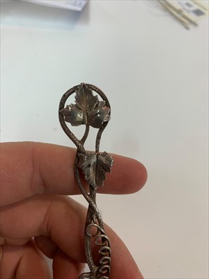 Lot 24 - A Victorian silver caddy spoon