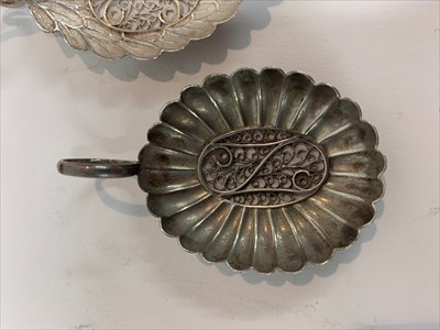 Lot 18 - A George III silver caddy spoon
