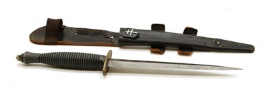 Lot 106 - A Free French resistance badge commando dagger