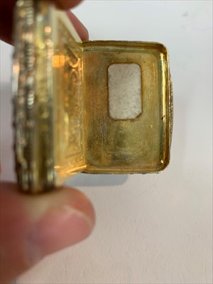 Lot 69 - A silver gilt vinaigrette