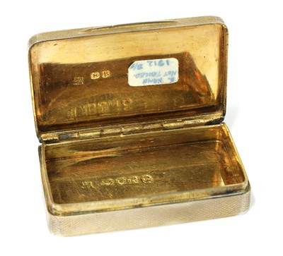 Lot 74 - A George III silver gilt snuff box