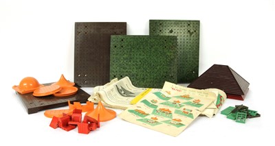 Lot 1280 - A collection of early Bayko building kit