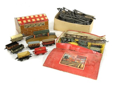 Lot 1278 - A collection of Hornby O gauge railway train set