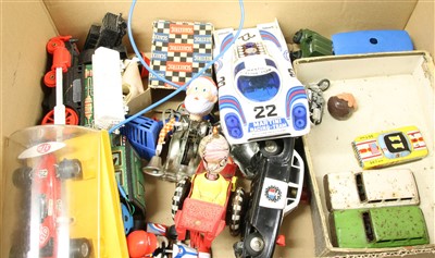 Lot 1257 - A large box of mainly 1950-60s tinplate toys