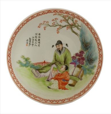Lot 173 - A Chinese famille rose dish