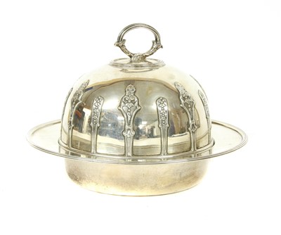 Lot 1149 - A silver muffin dish and cover