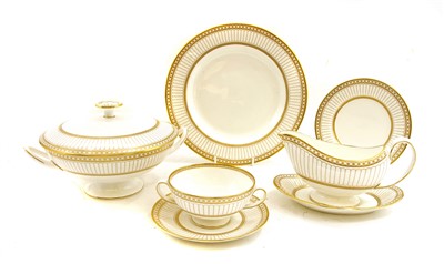 Lot 1303 - A Wedgwood Colonnade dinner service
