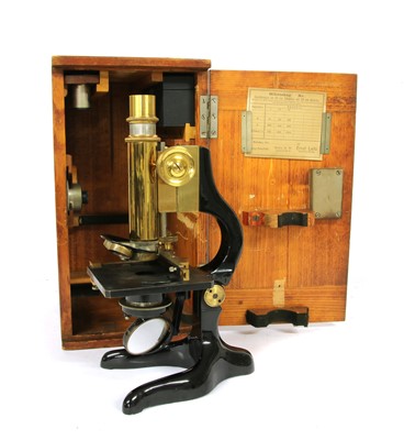 Lot 1358 - An Ernst Leitz Wetzlar brass and black lacquered microscope