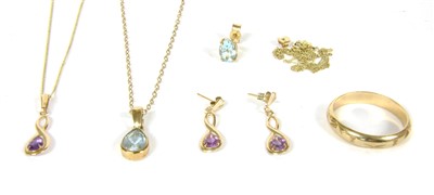 Lot 1063 - A quantity of 9ct gold jewellery
