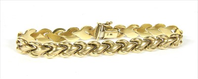 Lot 114 - A 9ct gold bracelet