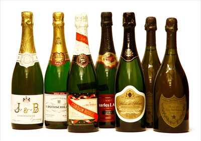 Lot 67 - Assorted Champagne and Sparkling Wine: Moët & Chandon, Dom Pérignon, 1973, and others, 7 btls total