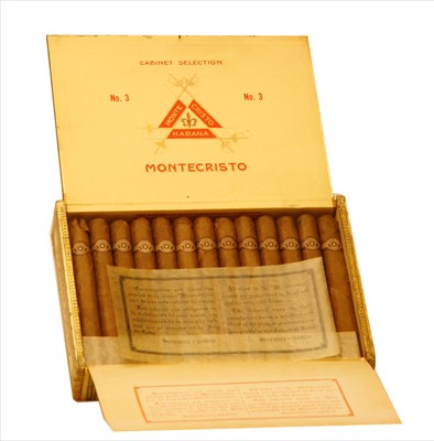 Lot 103 - Montecristo, No. 3, 25 cigars, boxed