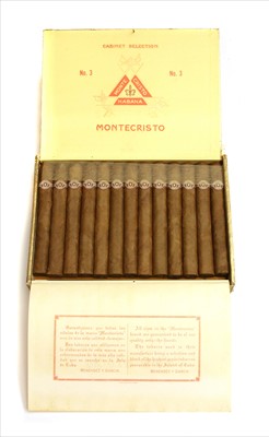 Lot 104 - Montecristo, No. 3, 25 cigars, boxed