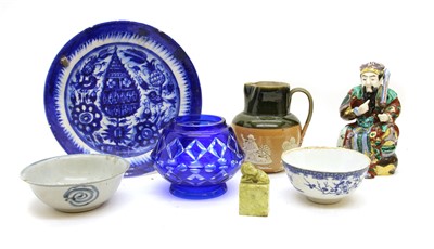 Lot 1384 - A collection of ceramics