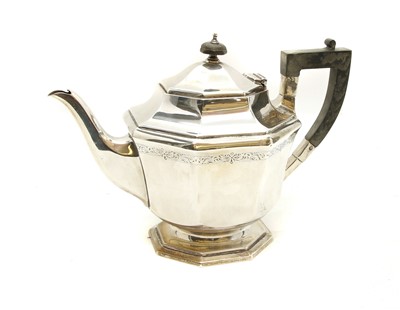 Lot 1138A - A silver teapot