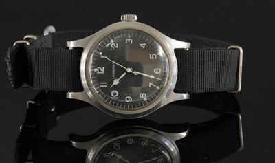 Lot 362 - A gentlemen's military stainless steel Longines mechanical Royal Air Force Pilot's watch