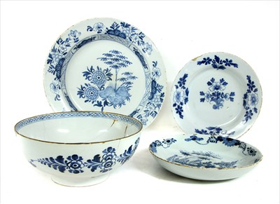 Lot 468 - An 18th century Delft charger