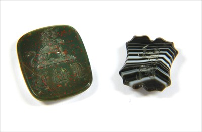 Lot 174 - A quantity of loose intaglio engraved hardstone seals