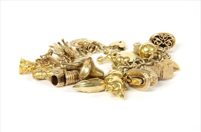Lot 68 - A 9ct gold curb bracelet