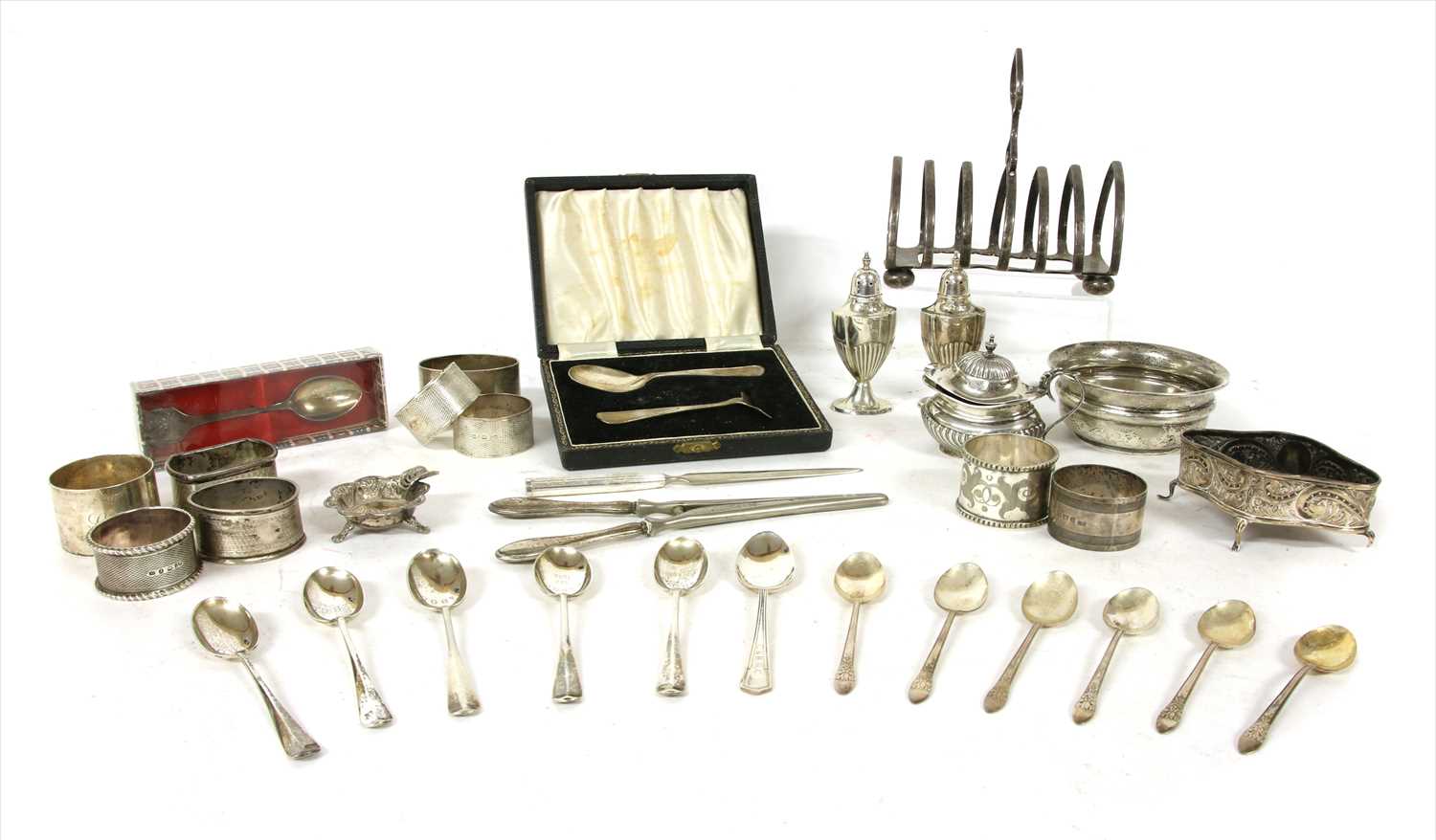 Lot 31 - A box of various silver items