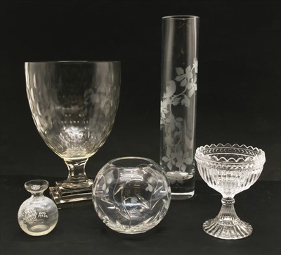 Lot 531 - A quantity of glass items