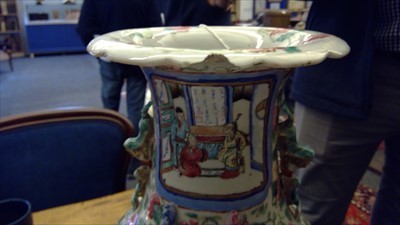 Lot 145 - A Chinese export porcelain famille rose vase