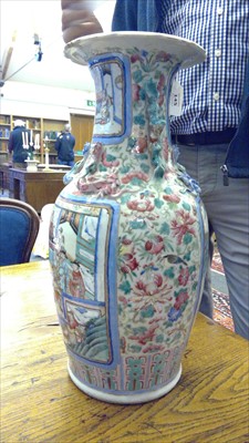 Lot 145 - A Chinese export porcelain famille rose vase