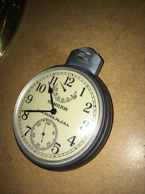 Lot 213 - A World War II era Hamilton 'Model 22' chronometer desk watch