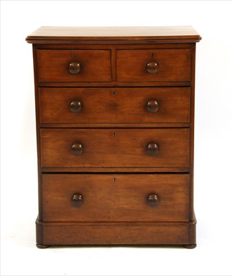 Lot 642 - A Victorian mahogany chest of drawers of small proportions