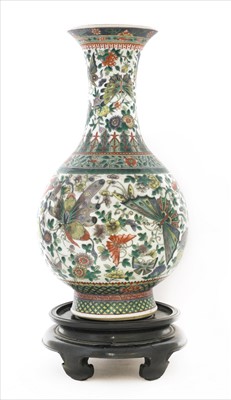 Lot 174 - A Chinese famille verte vase