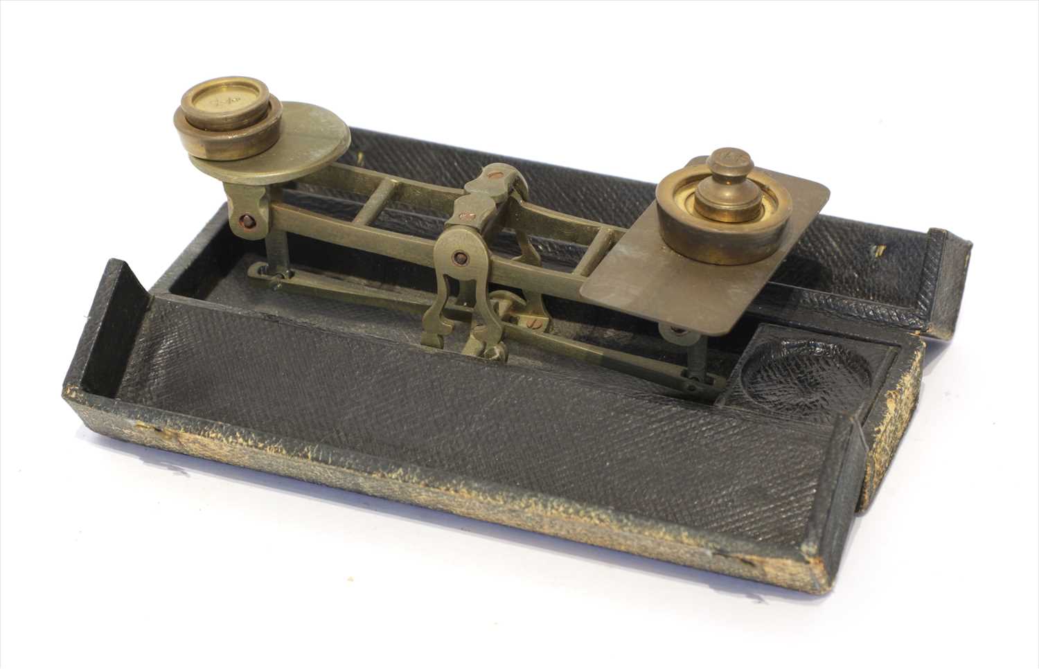Lot 1169 - A cased brass traveller's letter scale
