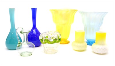 Lot 437 - A quantity of decorative glassware